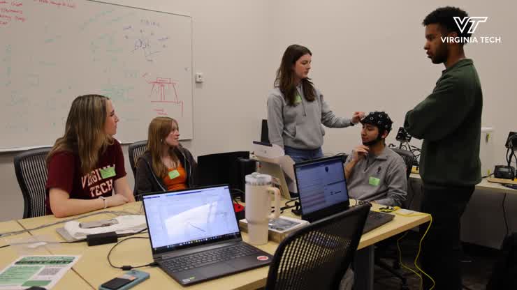 Undergraduate researchers combine neuroscience and engineering