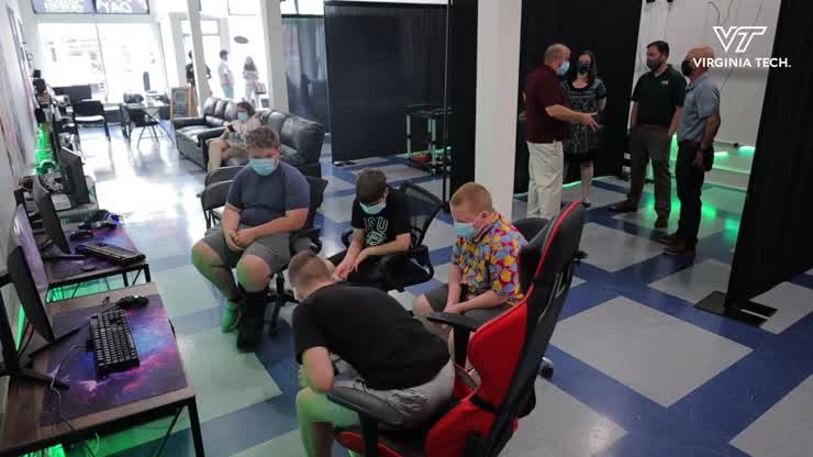 4-H helps prepare youth for technology world