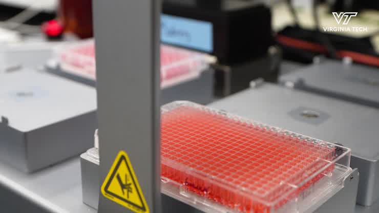 Drug Discovery Screening Lab hosts open house