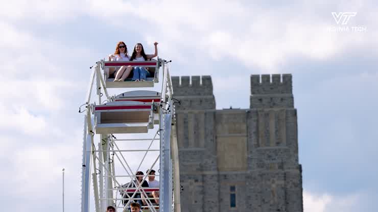 Students fill the Drillfield for Gobblerfest