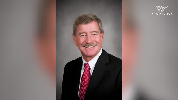 Mike Quillen honored with 2022 Alumni Distinguished Service Award
