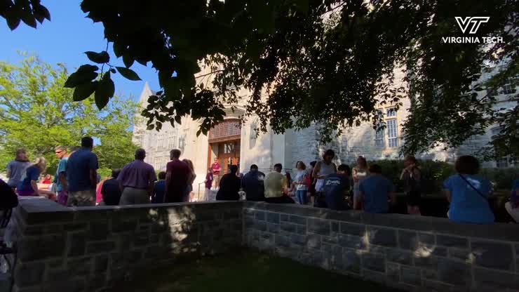 Hokie Ambassadors add personal touch to campus tours