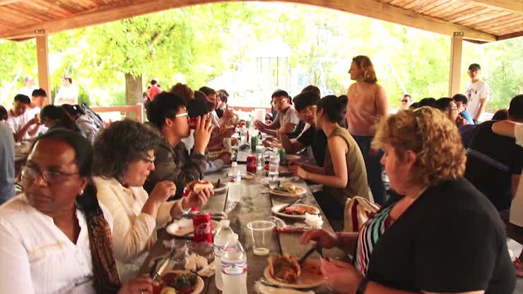 Picnic gives international students a taste of American culture