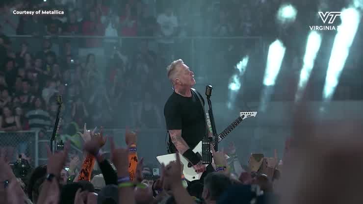Metallica performs Enter Sandman in Lane Stadium
