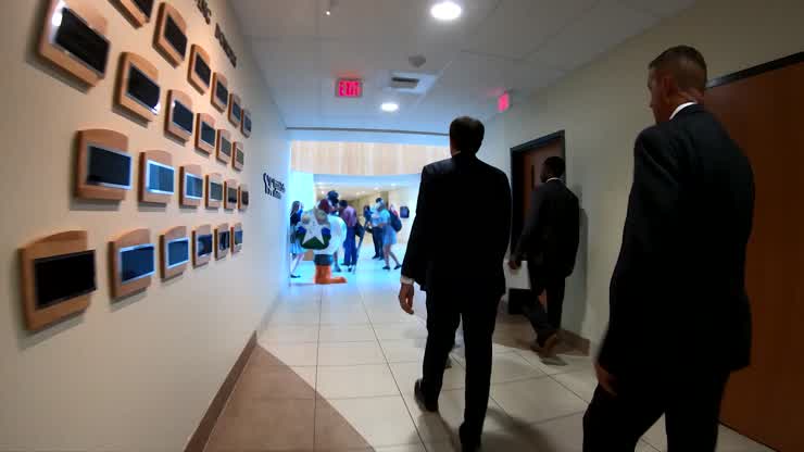 Virginia Gov. Northam briefed on VTCRI biomedical research