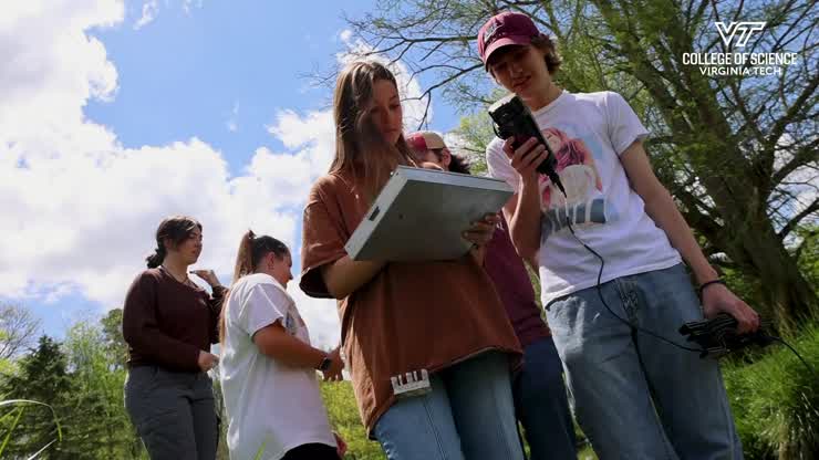 Undergraduates Wade into Research