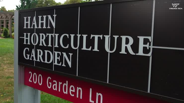A stroll through Hahn Horticulture Garden