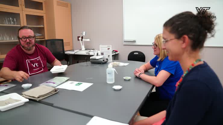 Nanoscience training gives teachers big ideas about tiny science