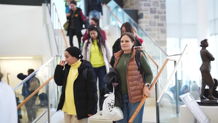 Community tunes in to learn about ‘The Craving Brain: Food and Drugs’ during Brain School