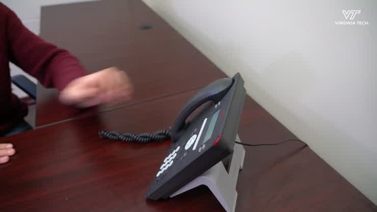 Students answer calls for Virginia Tech's COVID-19 helpline